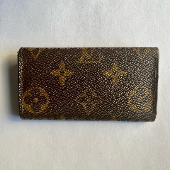 Louis VUITTON MONOGRAM KEY CASE/HOLDER - Picture 2 of 8